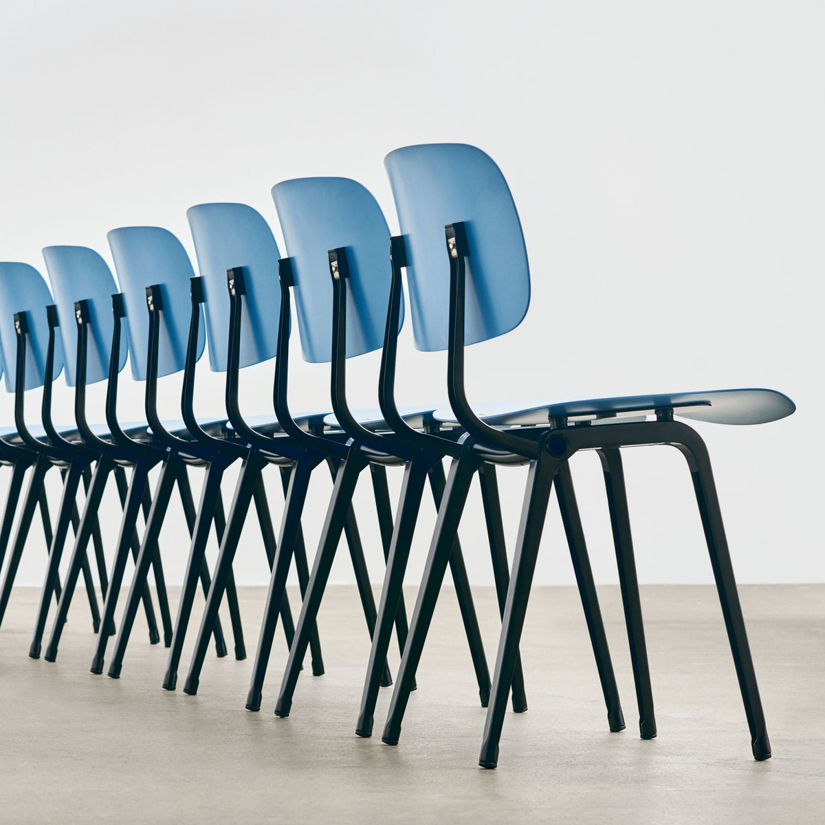 Hay Revolt Chair 4-Fuß-Stuhl Sitz & Rücken ABS-Kunststoff Stahlgestell