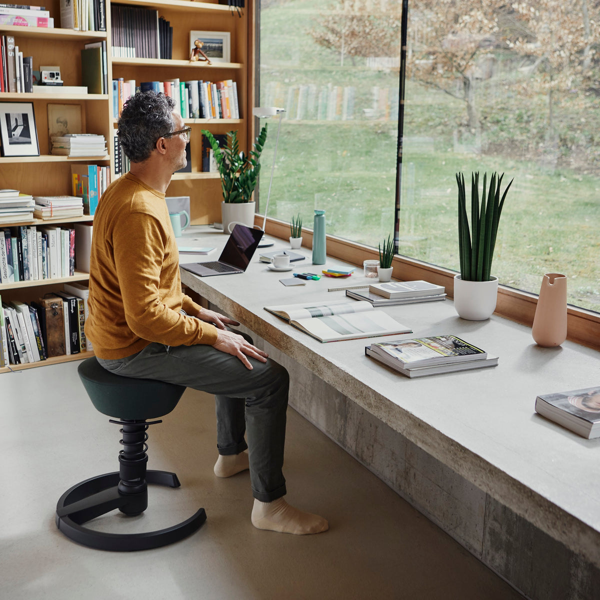 Aeris Swopper 3D Hocker Standard Gestell weiß Sitzbezug Cura