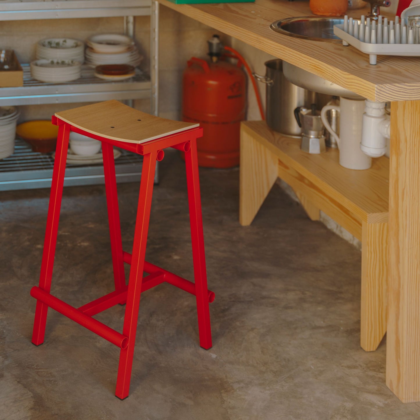 Hay Taburete 8 Barhocker – Eichenfurnier-Sitz und Stahlgestell