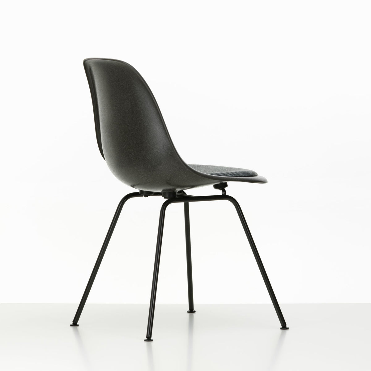 Vitra Eames Fiberglass Side Chair 4 Gestellvarianten & Sitzpolster optional