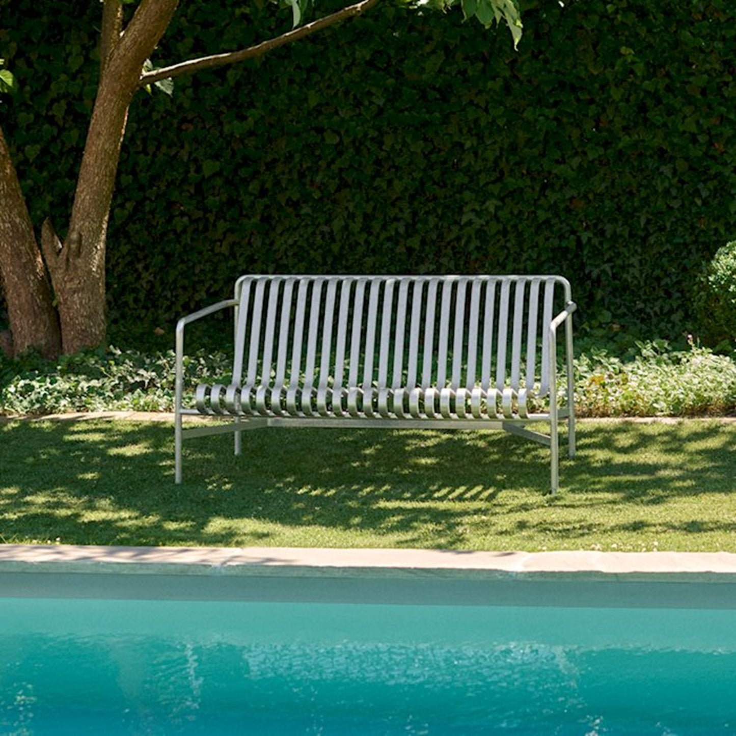 HAY Palissade Lounge Sofa Outdoor-Sitzbank mit Armlehnen