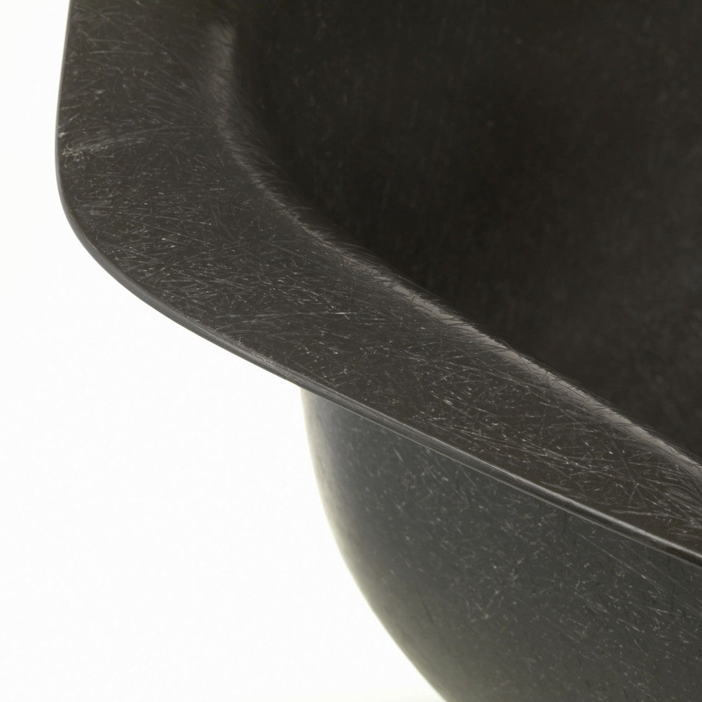 Vitra Eames Fiberglass Armchair 4 Gestellvarianten & Sitzpolster optional